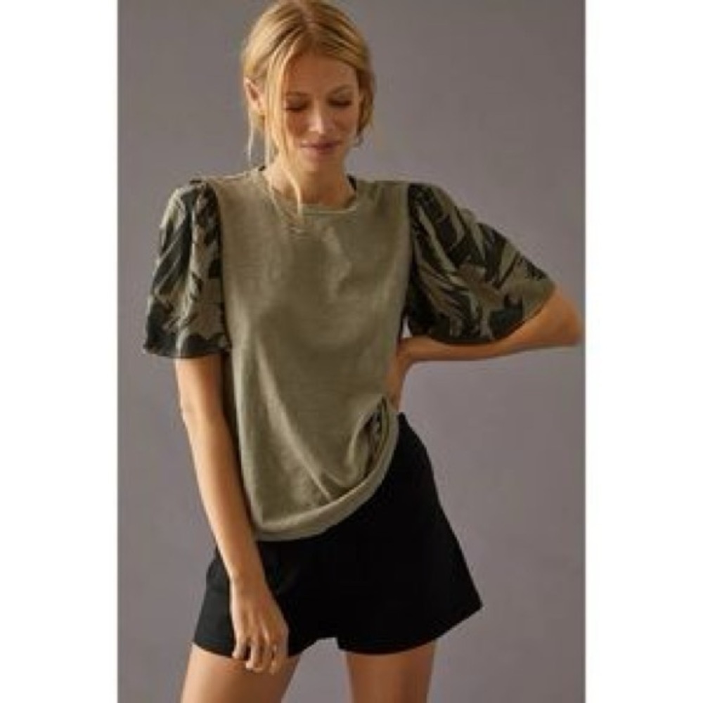 Anthropologie t.la Puffy Camo Sleeve Tee in moss green and black  Sz S (#4)